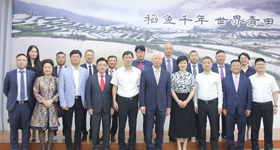 葡萄牙中华总商会会长蔡文显率旅葡侨领访问团考察中国·德赢VWIN集团